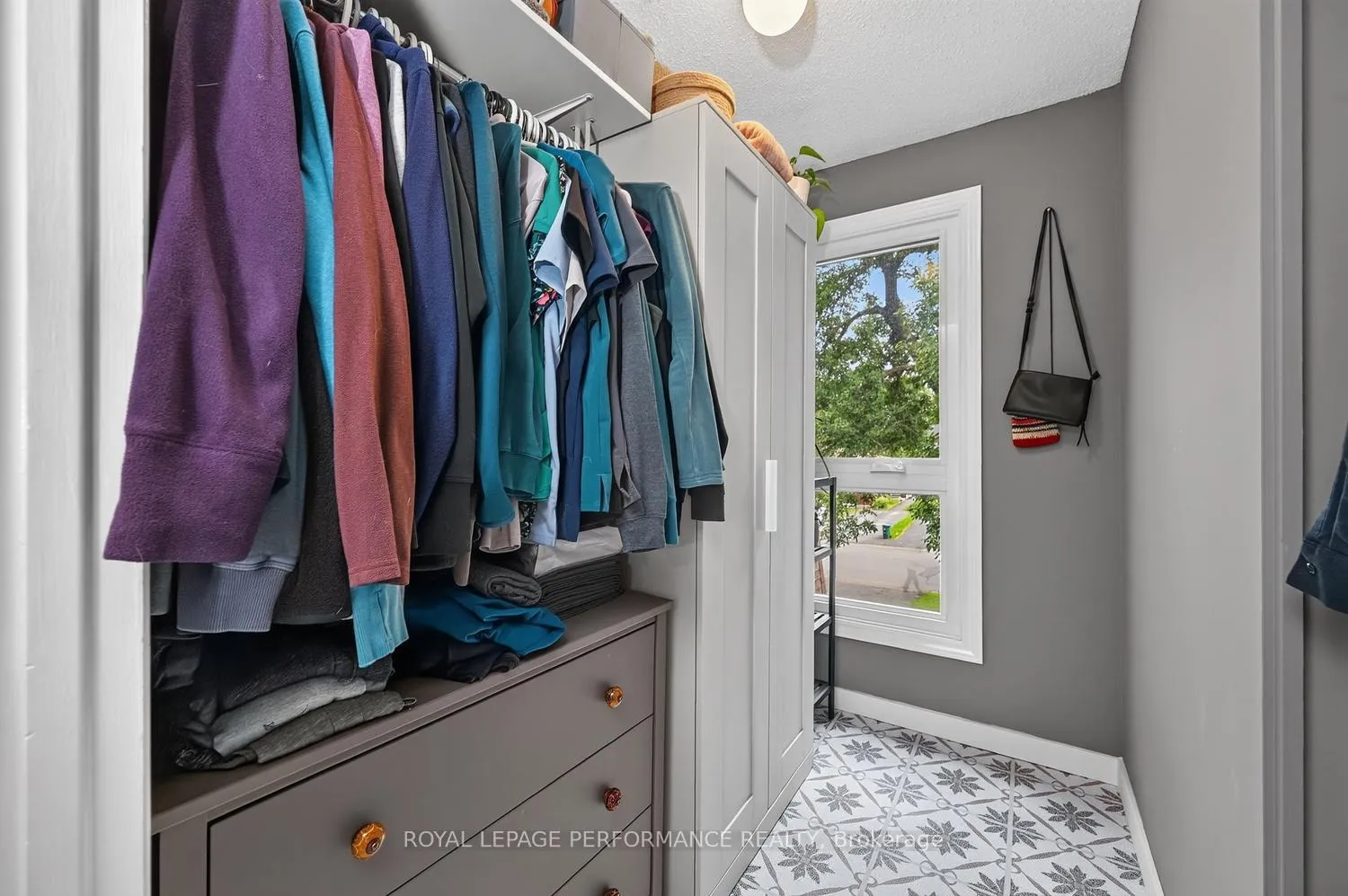 Photo 21 of 37 Oberon Street, Ottawa, Westcliffe Estates — HOMEH