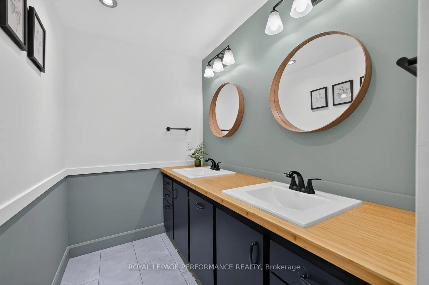 Photo 26 of 37 Oberon Street, Ottawa, Westcliffe Estates — HOMEH