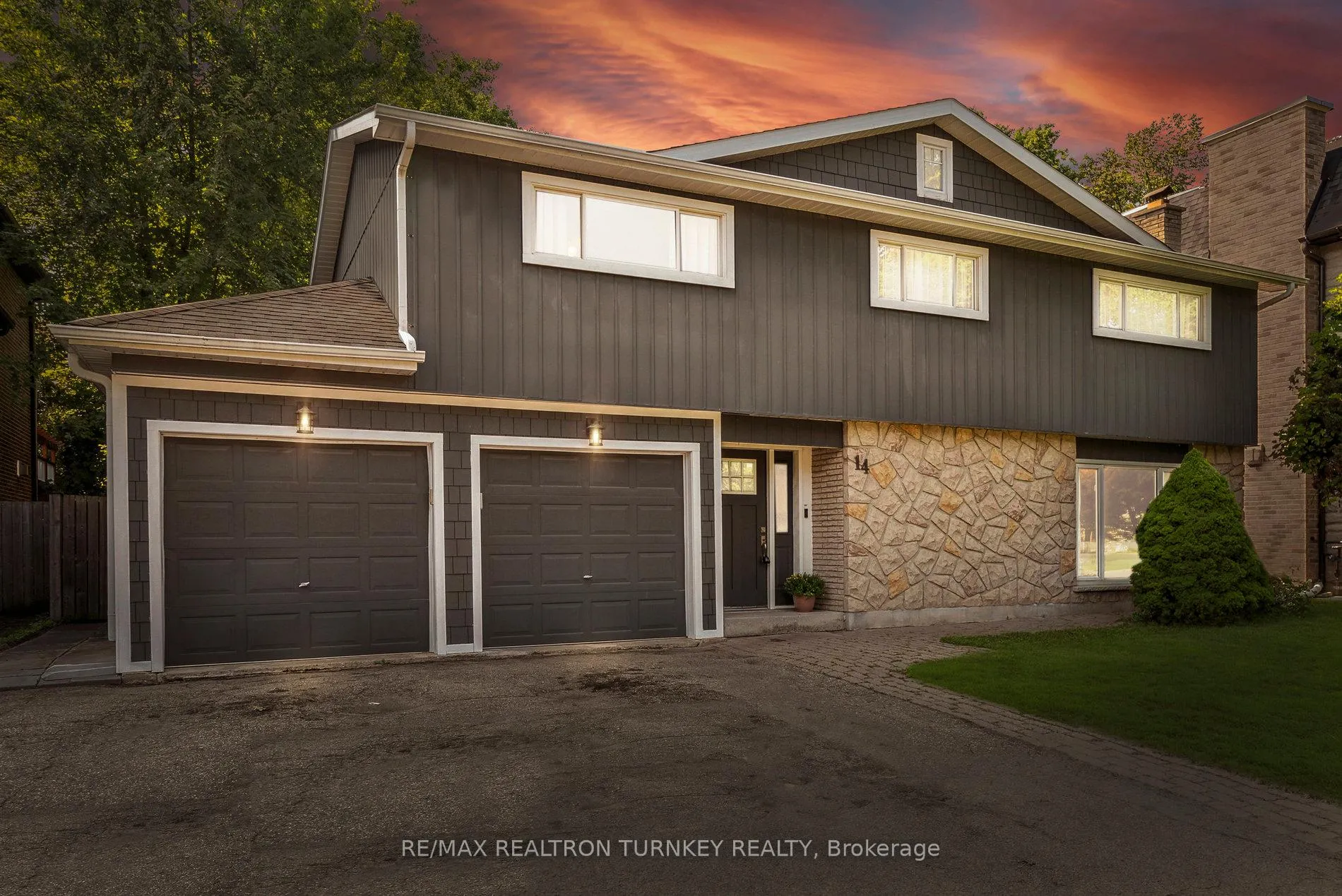 Photo 1 of 14 Emily Carr Street, Markham, Unionville — HOMEH