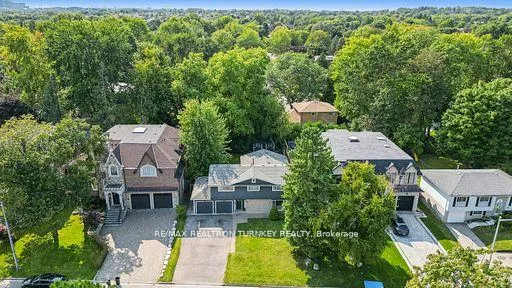 Photo 2 of 14 Emily Carr Street, Markham, Unionville — HOMEH