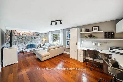 Photo 3 of 14 Emily Carr Street, Markham, Unionville — HOMEH