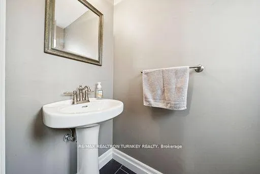 Photo 11 of 14 Emily Carr Street, Markham, Unionville — HOMEH