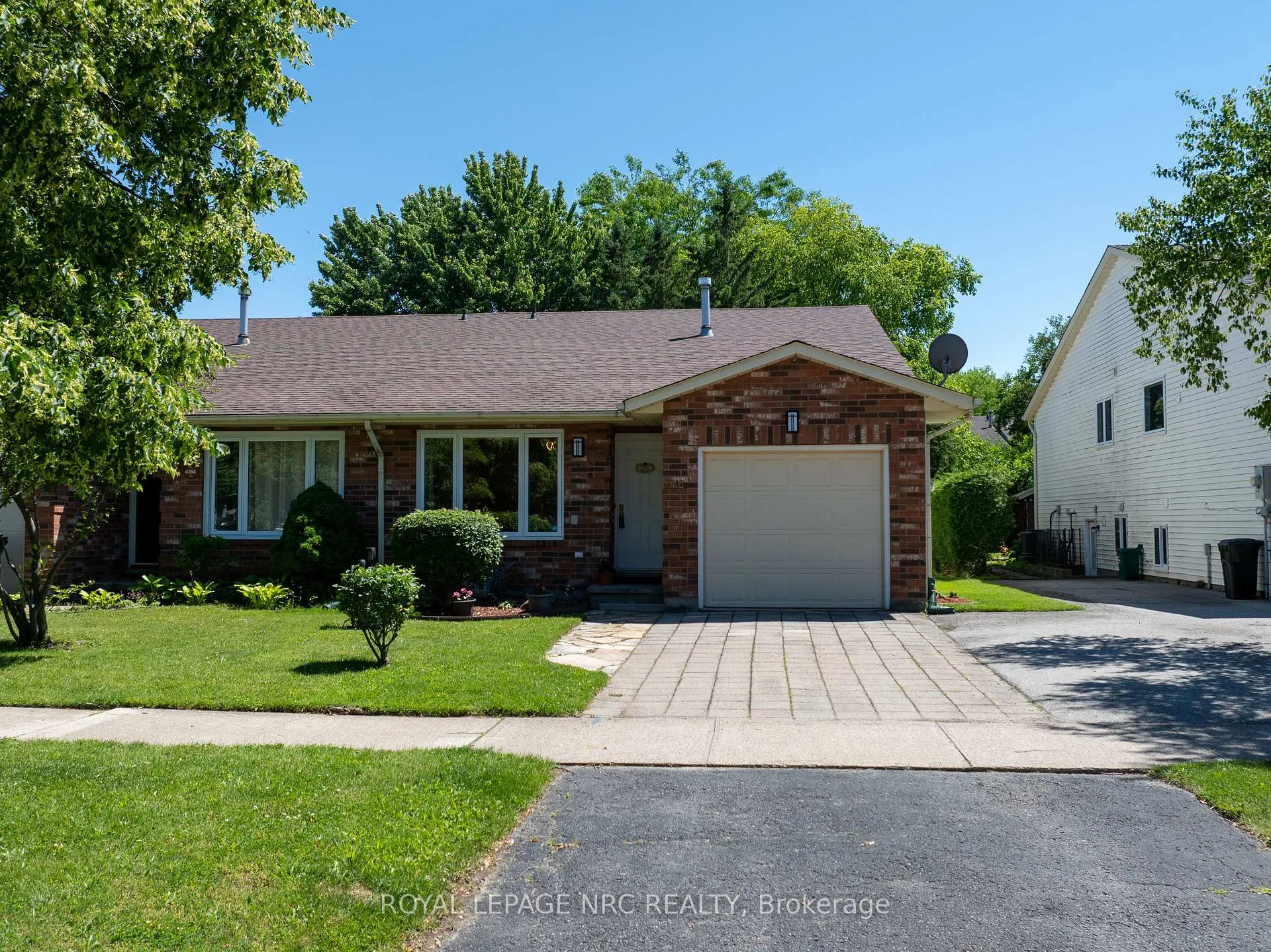 Photo 1 of 4916 Homestead Drive, Lincoln, Beamsville — HOMEH