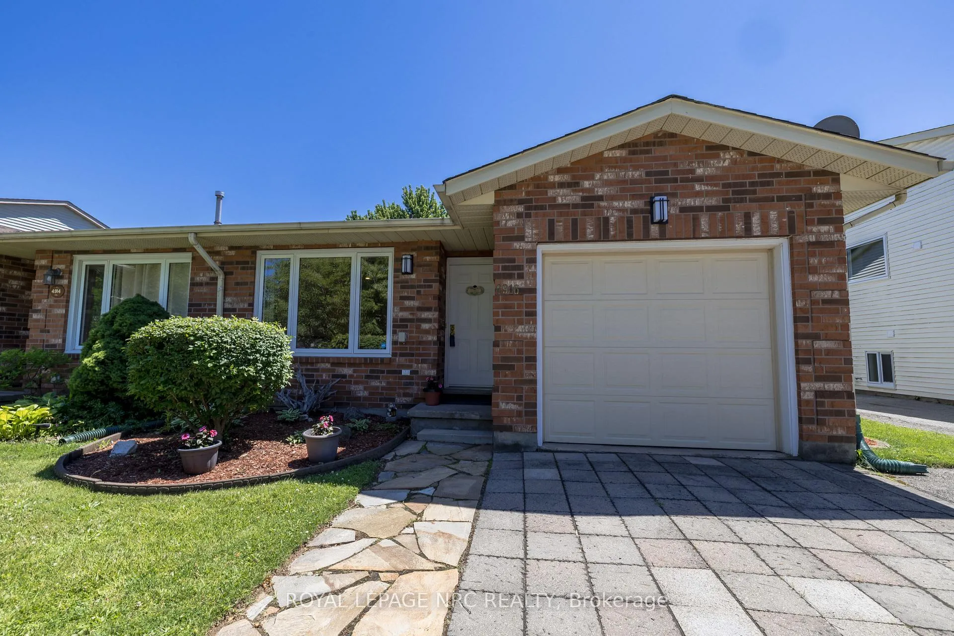 Photo 11 of 4916 Homestead Drive, Lincoln, Beamsville — HOMEH