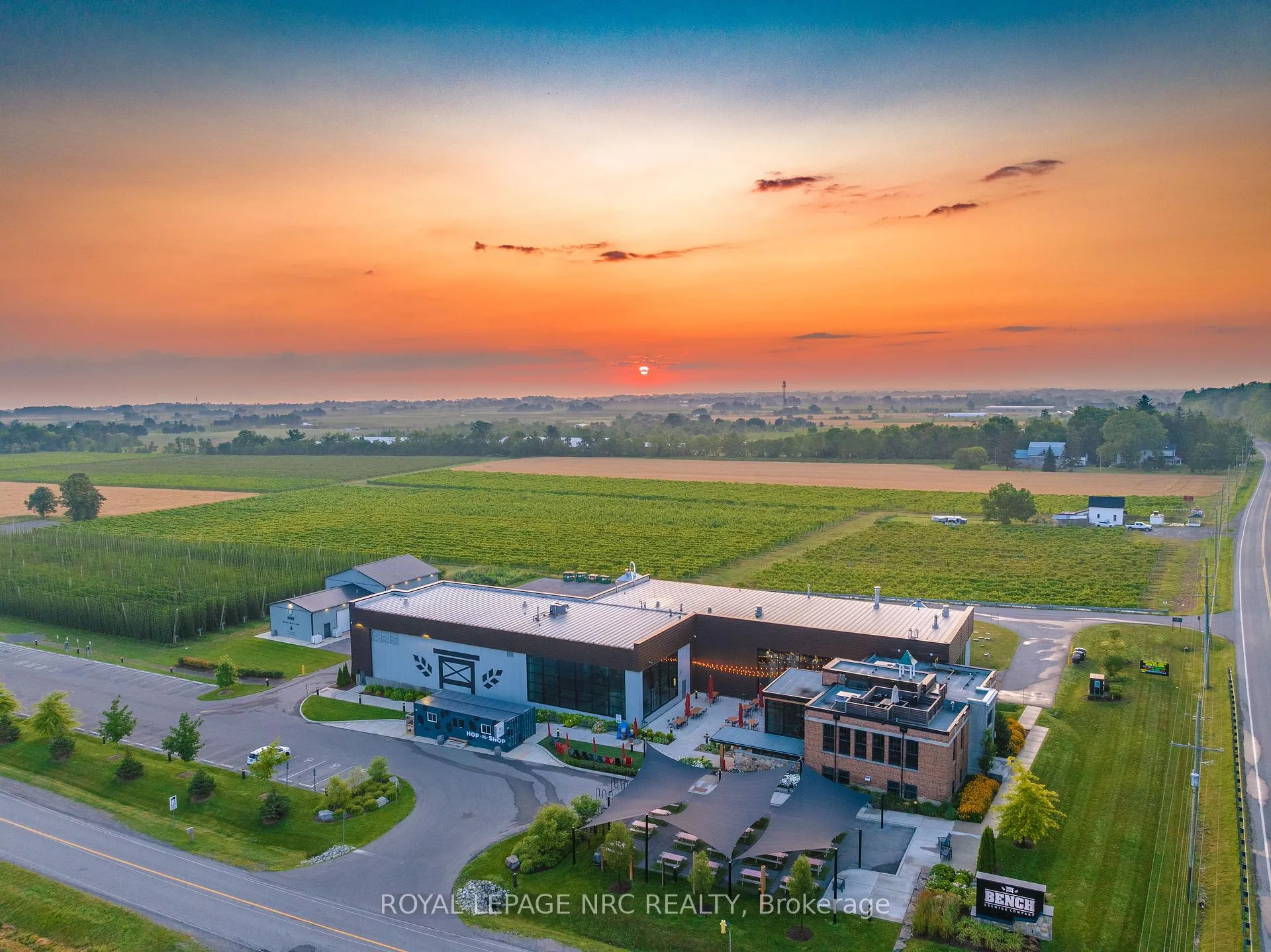 Photo 12 of 4916 Homestead Drive, Lincoln, Beamsville — HOMEH
