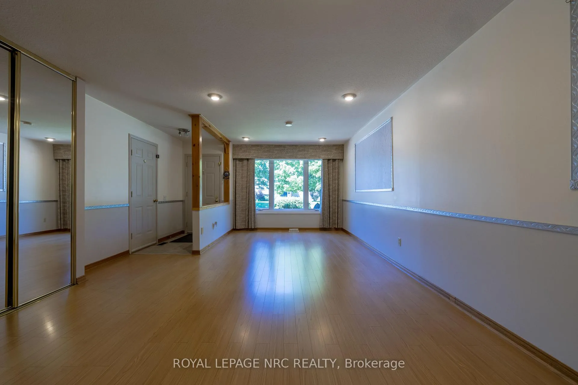 Photo 15 of 4916 Homestead Drive, Lincoln, Beamsville — HOMEH