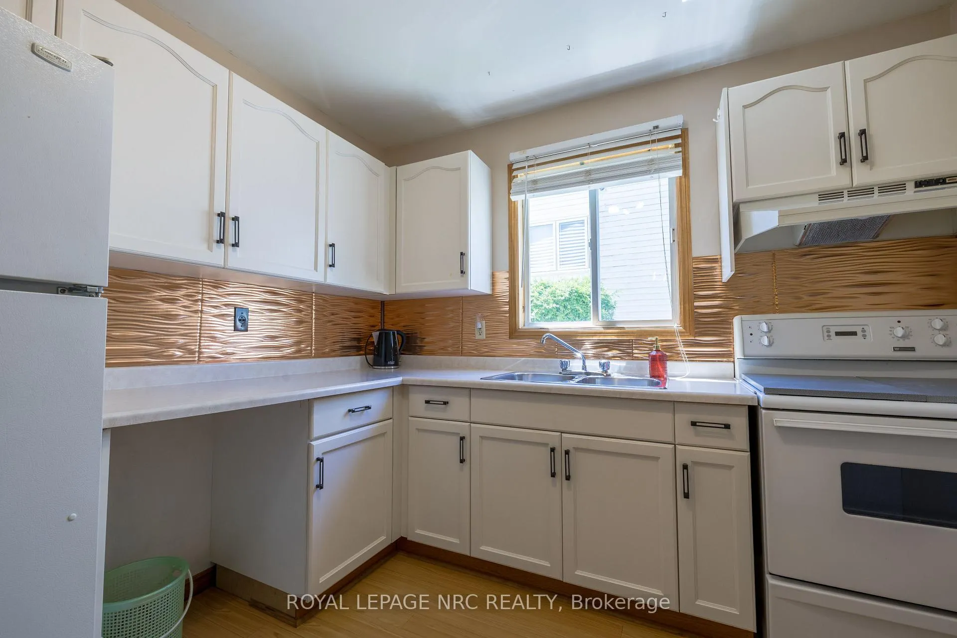 Photo 17 of 4916 Homestead Drive, Lincoln, Beamsville — HOMEH