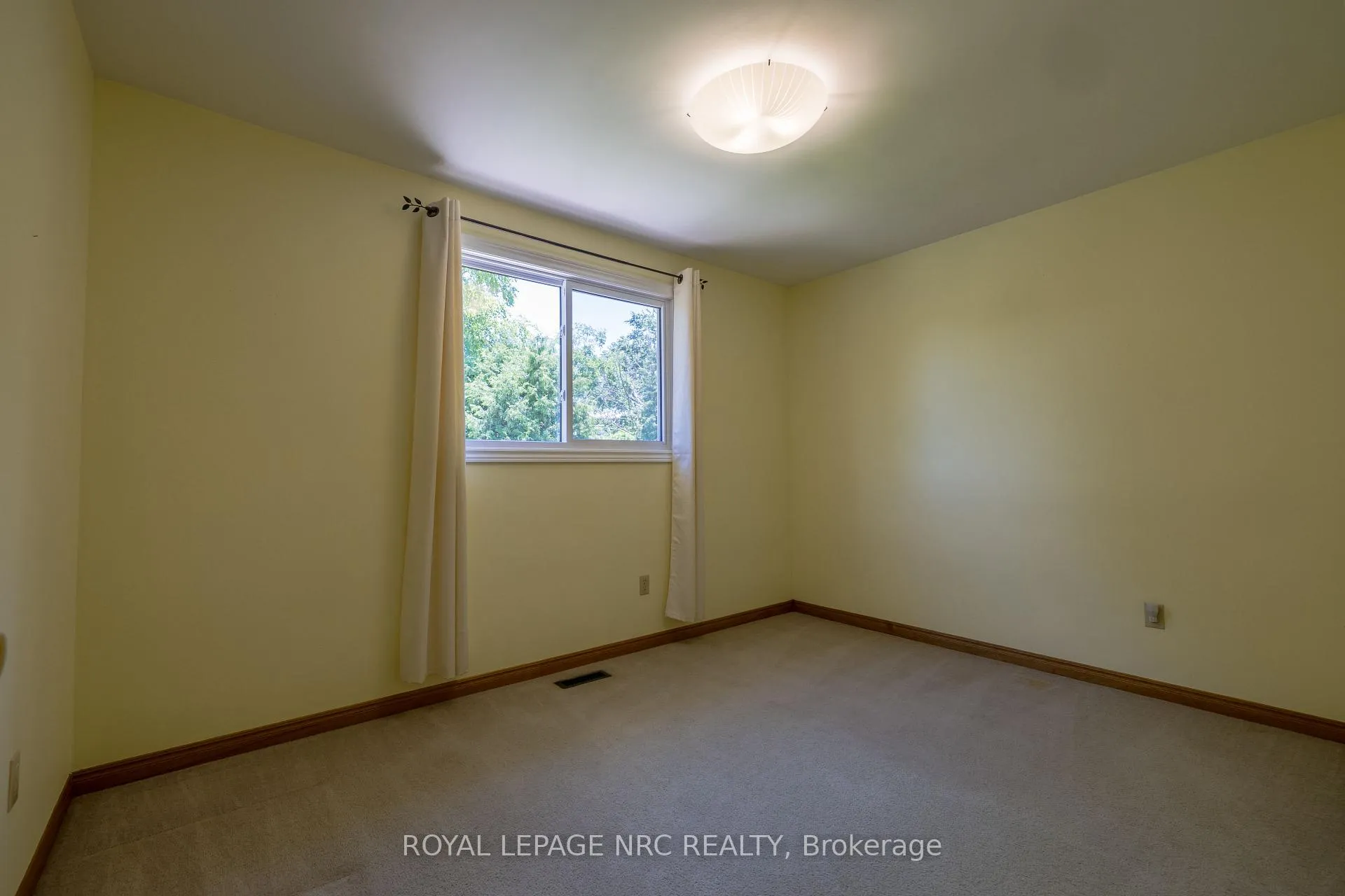 Photo 20 of 4916 Homestead Drive, Lincoln, Beamsville — HOMEH