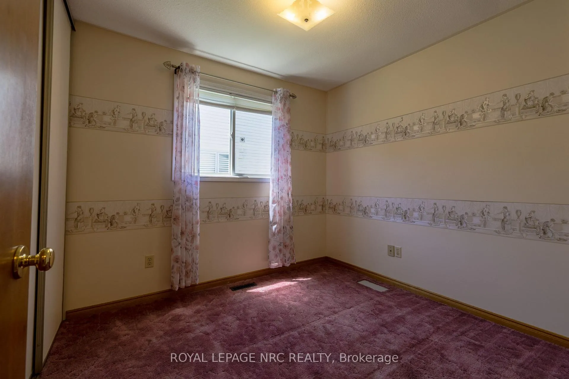 Photo 21 of 4916 Homestead Drive, Lincoln, Beamsville — HOMEH