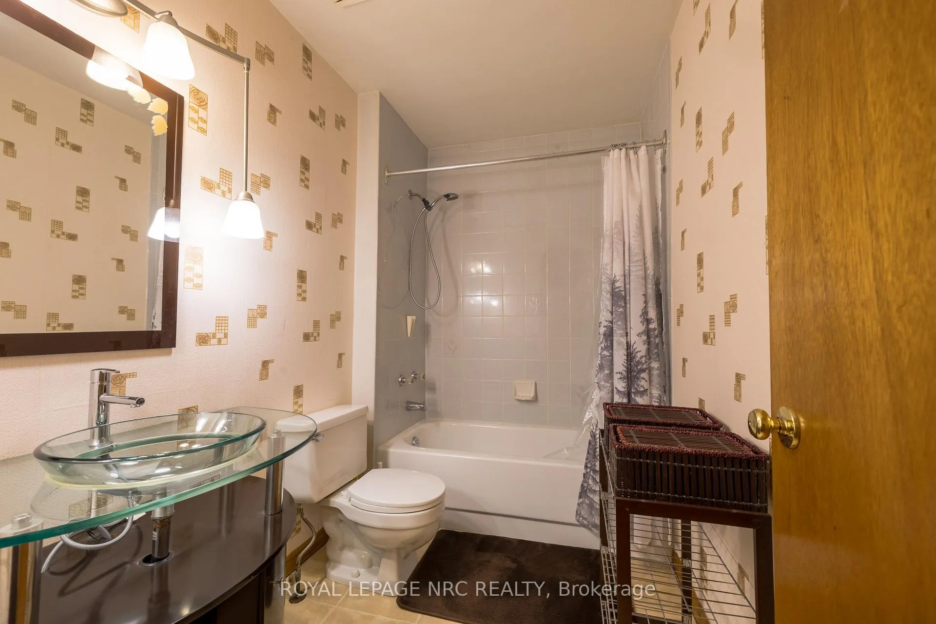 Photo 22 of 4916 Homestead Drive, Lincoln, Beamsville — HOMEH