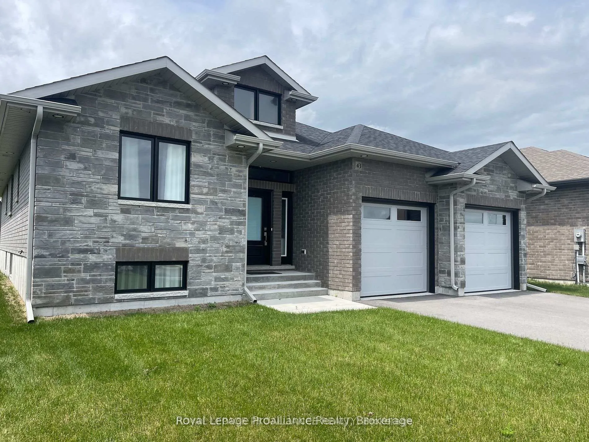 Photo 1 of 43 Cattail Crescent, Quinte West, Murray Ward — HOMEH