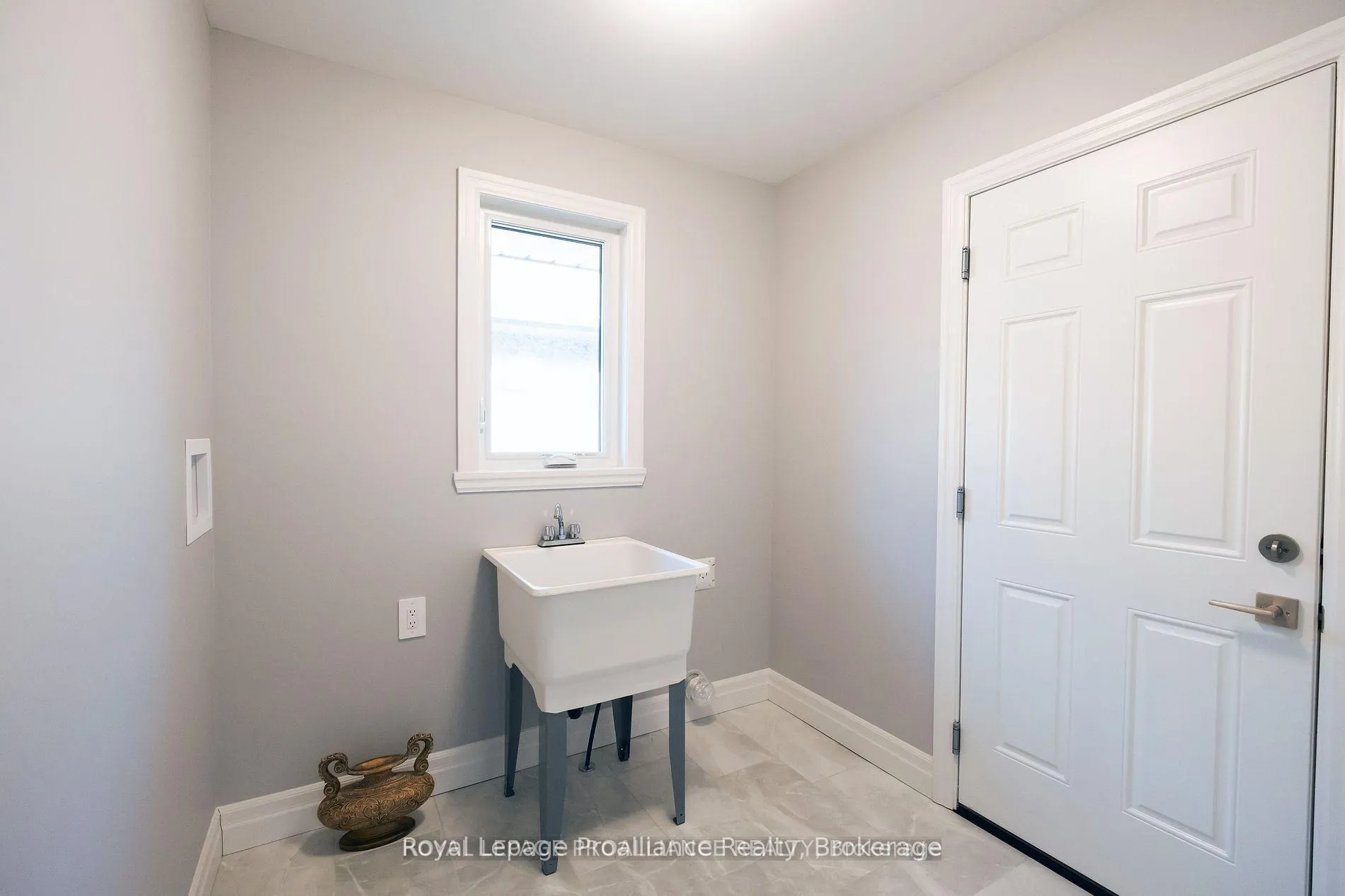 Photo 26 of 43 Cattail Crescent, Quinte West, Murray Ward — HOMEH