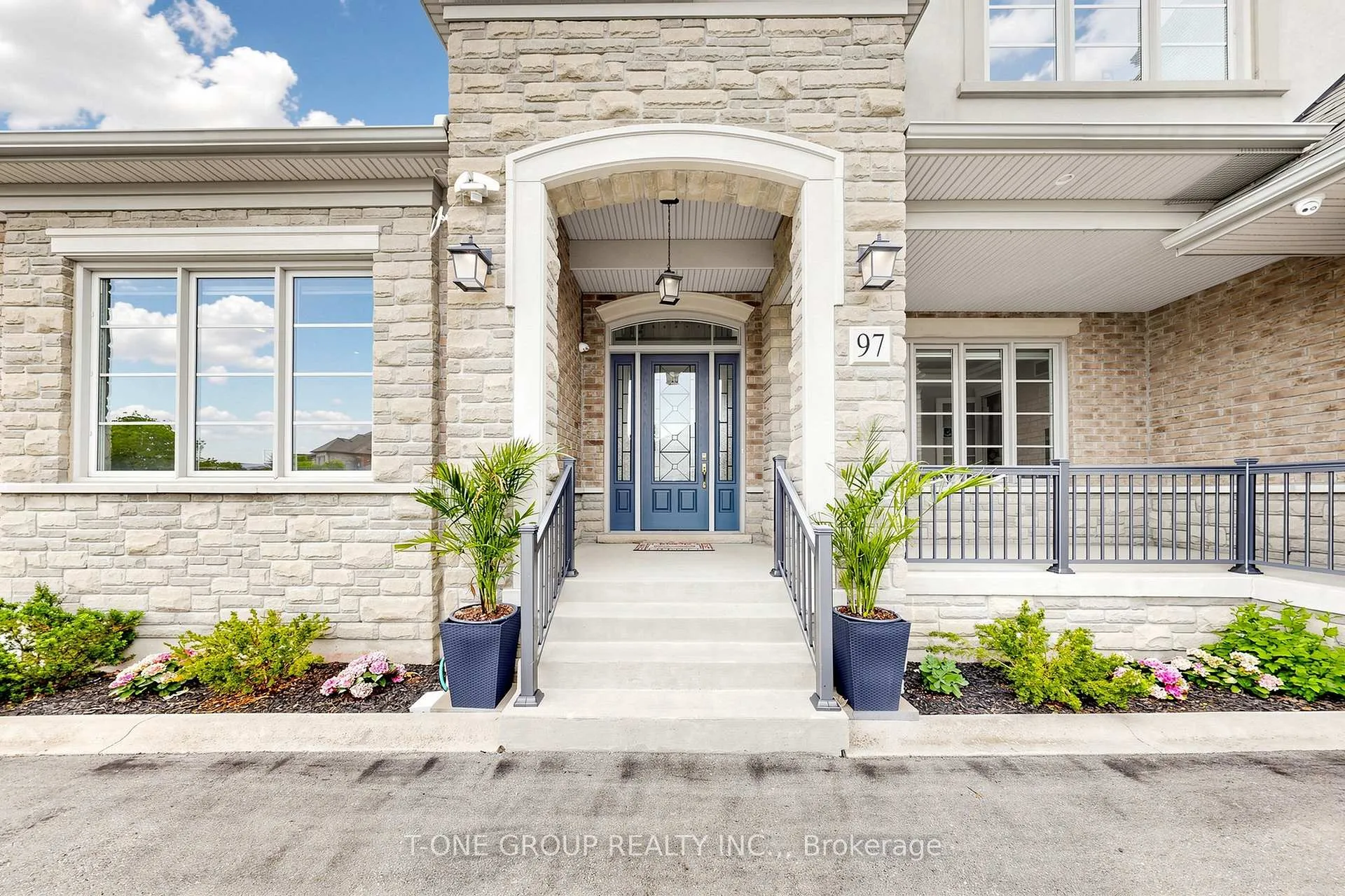 Photo 10 of 97 Chuck Ormsby Crescent, King, King City — HOMEH