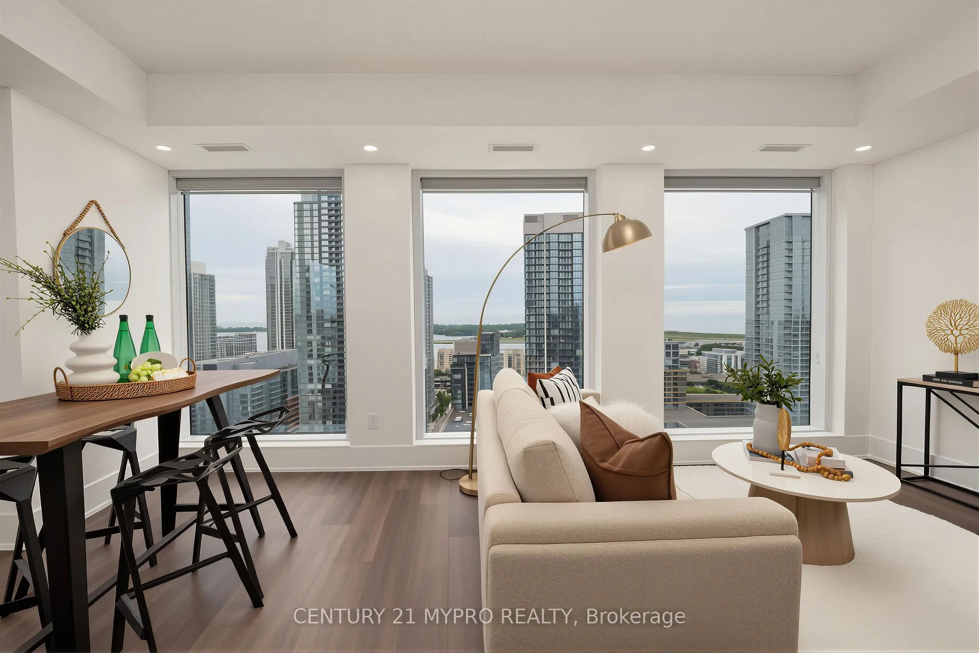 Photo 11 of Unit 2012, 470 Front Street W, Toronto, Waterfront Communities — HOMEH
