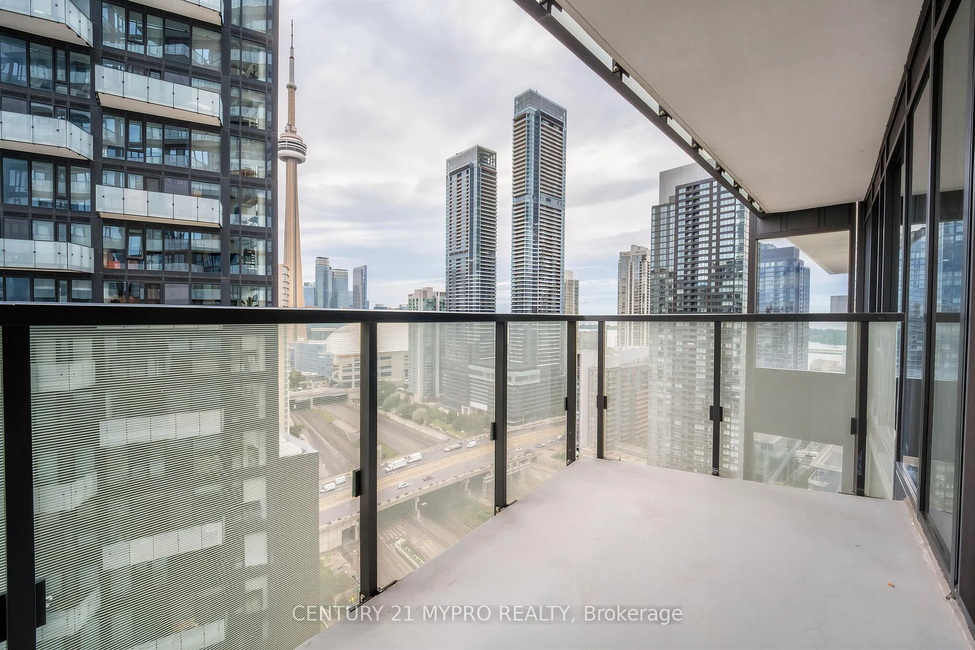 Photo 17 of Unit 2012, 470 Front Street W, Toronto, Waterfront Communities — HOMEH