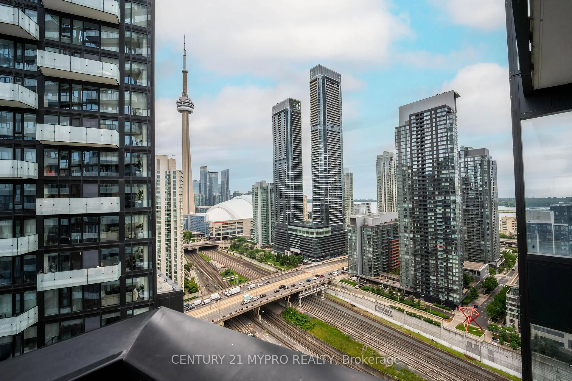 Photo 18 of Unit 2012, 470 Front Street W, Toronto, Waterfront Communities — HOMEH