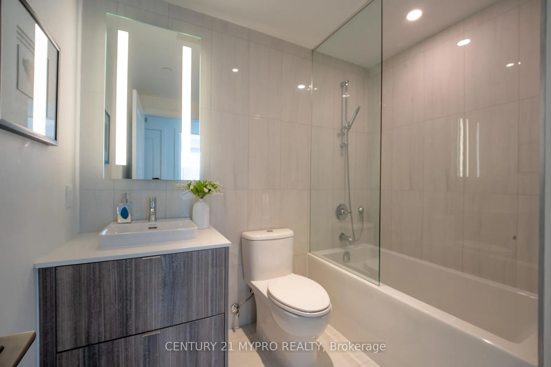 Photo 29 of Unit 2012, 470 Front Street W, Toronto, Waterfront Communities — HOMEH