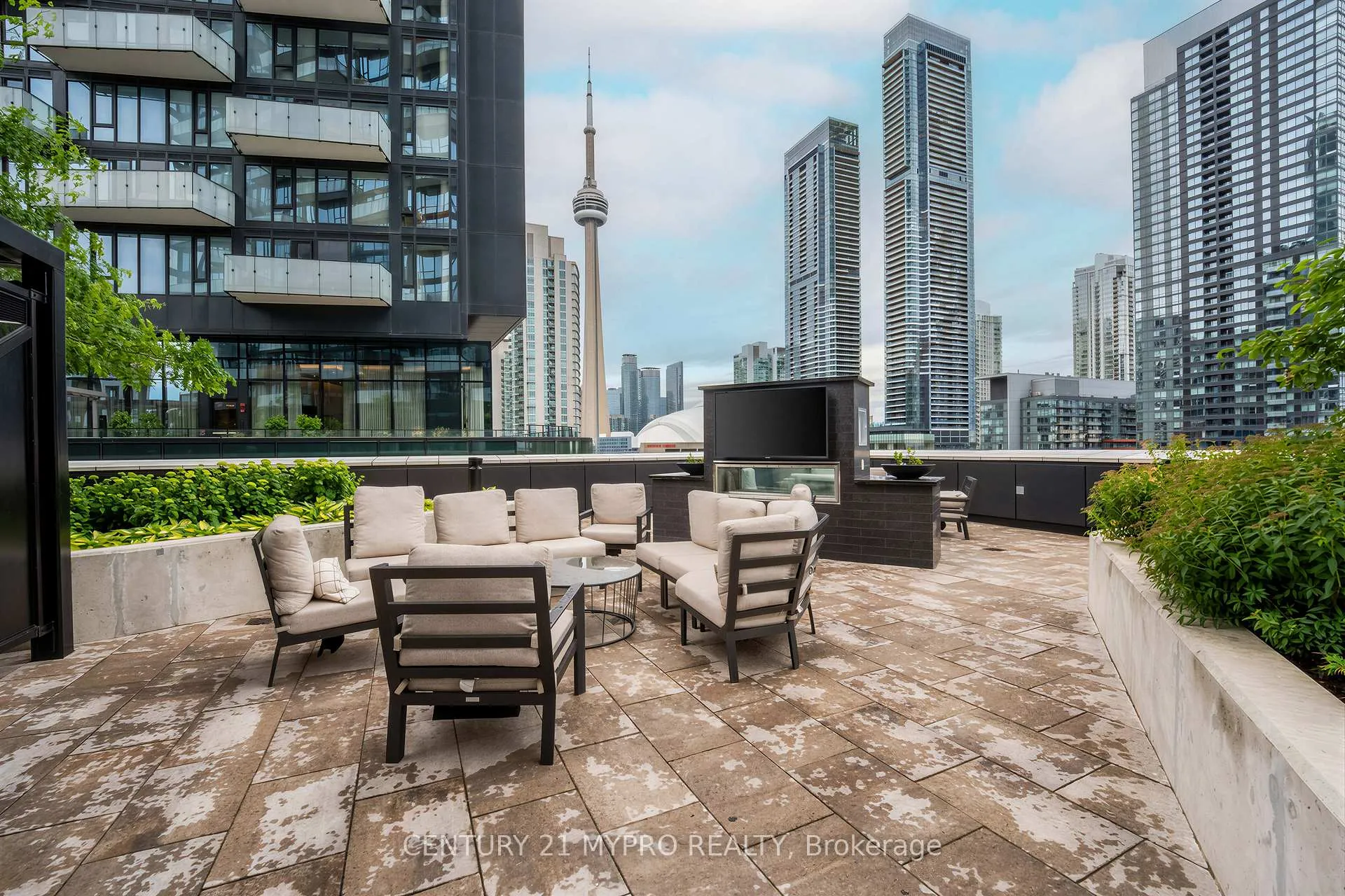 Photo 32 of Unit 2012, 470 Front Street W, Toronto, Waterfront Communities — HOMEH