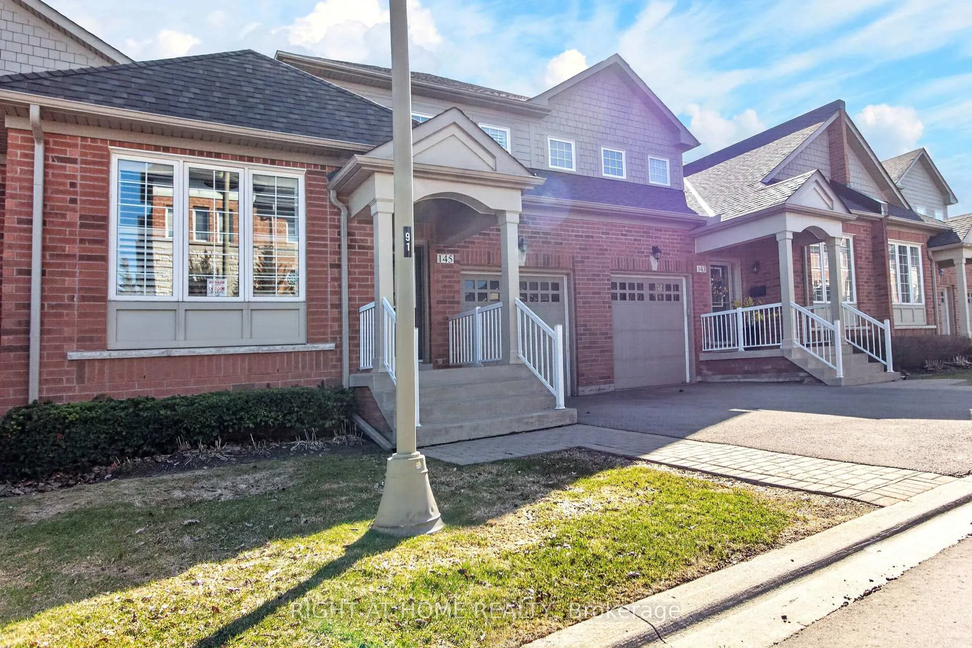 Photo 3 of 145 Louisbourg Way, Markham, Greensborough — HOMEH