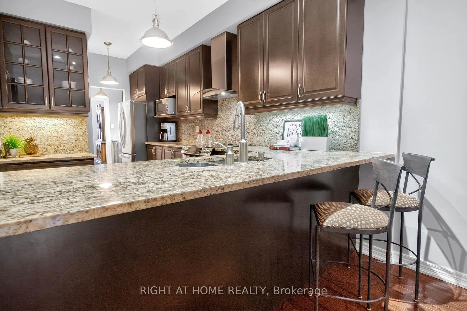 Photo 10 of 145 Louisbourg Way, Markham, Greensborough — HOMEH