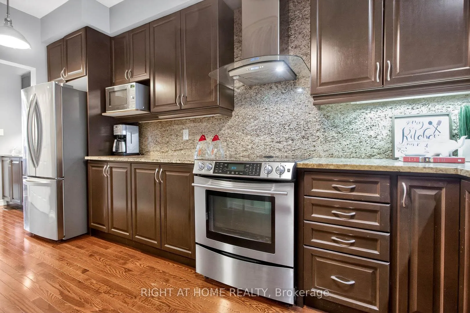 Photo 12 of 145 Louisbourg Way, Markham, Greensborough — HOMEH