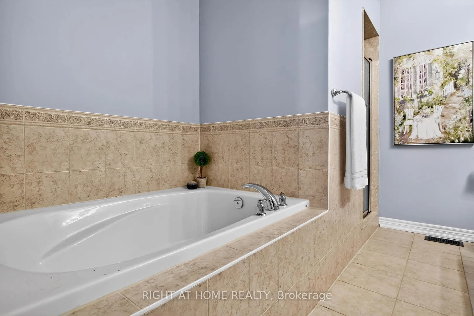 Photo 20 of 145 Louisbourg Way, Markham, Greensborough — HOMEH