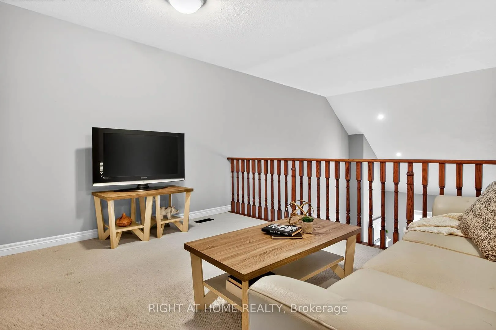 Photo 25 of 145 Louisbourg Way, Markham, Greensborough — HOMEH