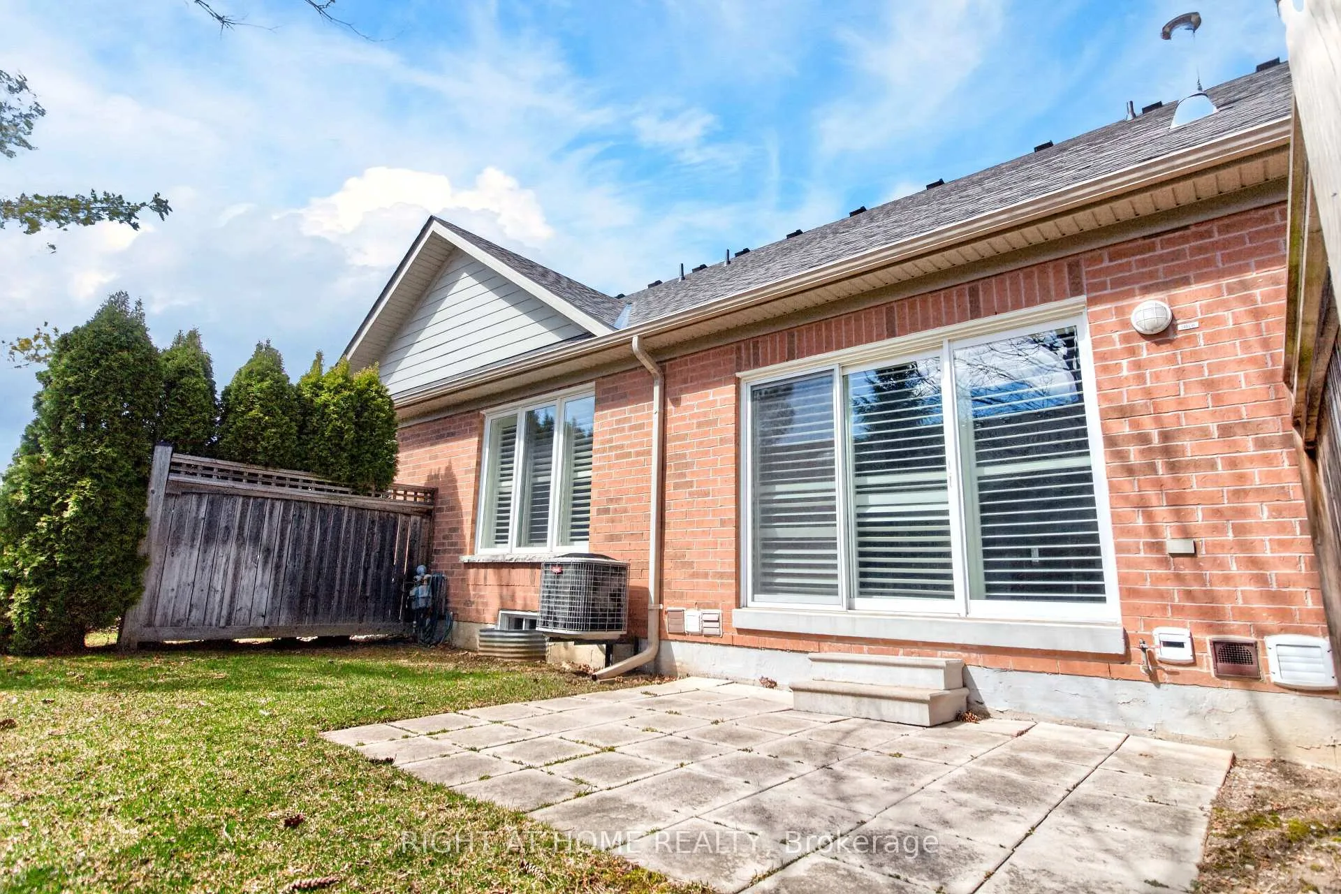 Photo 34 of 145 Louisbourg Way, Markham, Greensborough — HOMEH