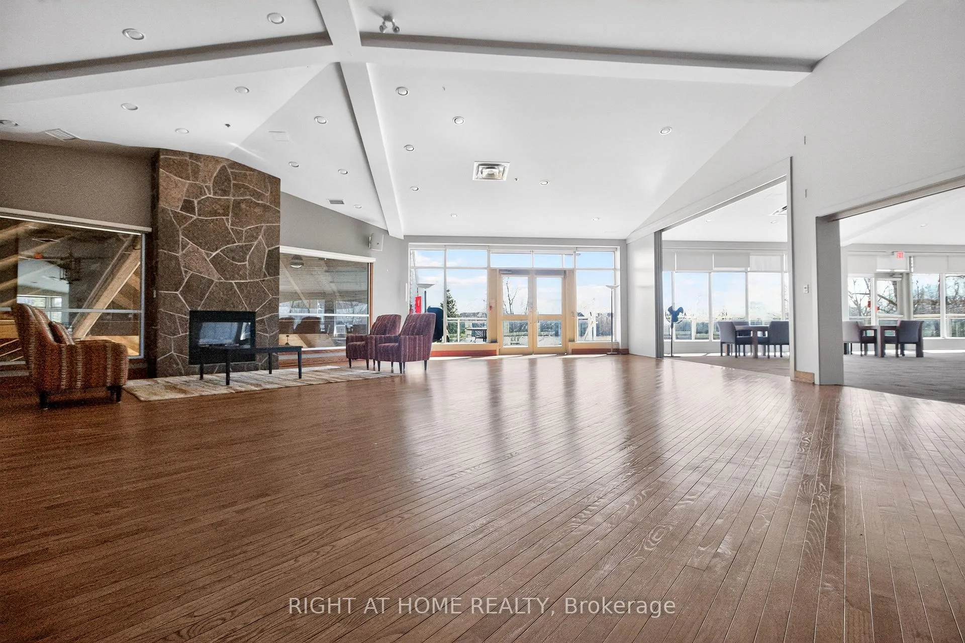 Photo 40 of 145 Louisbourg Way, Markham, Greensborough — HOMEH