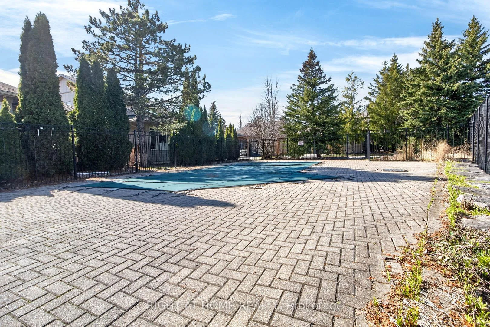 Photo 64 of 145 Louisbourg Way, Markham, Greensborough — HOMEH