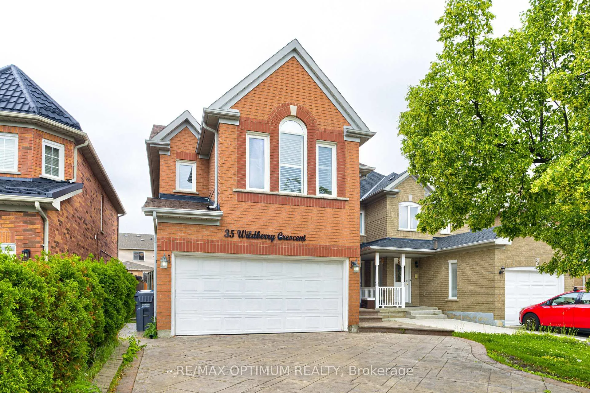 Photo 3 of 35 Wildberry Crescent, Brampton, Sandringham-Wellington — HOMEH