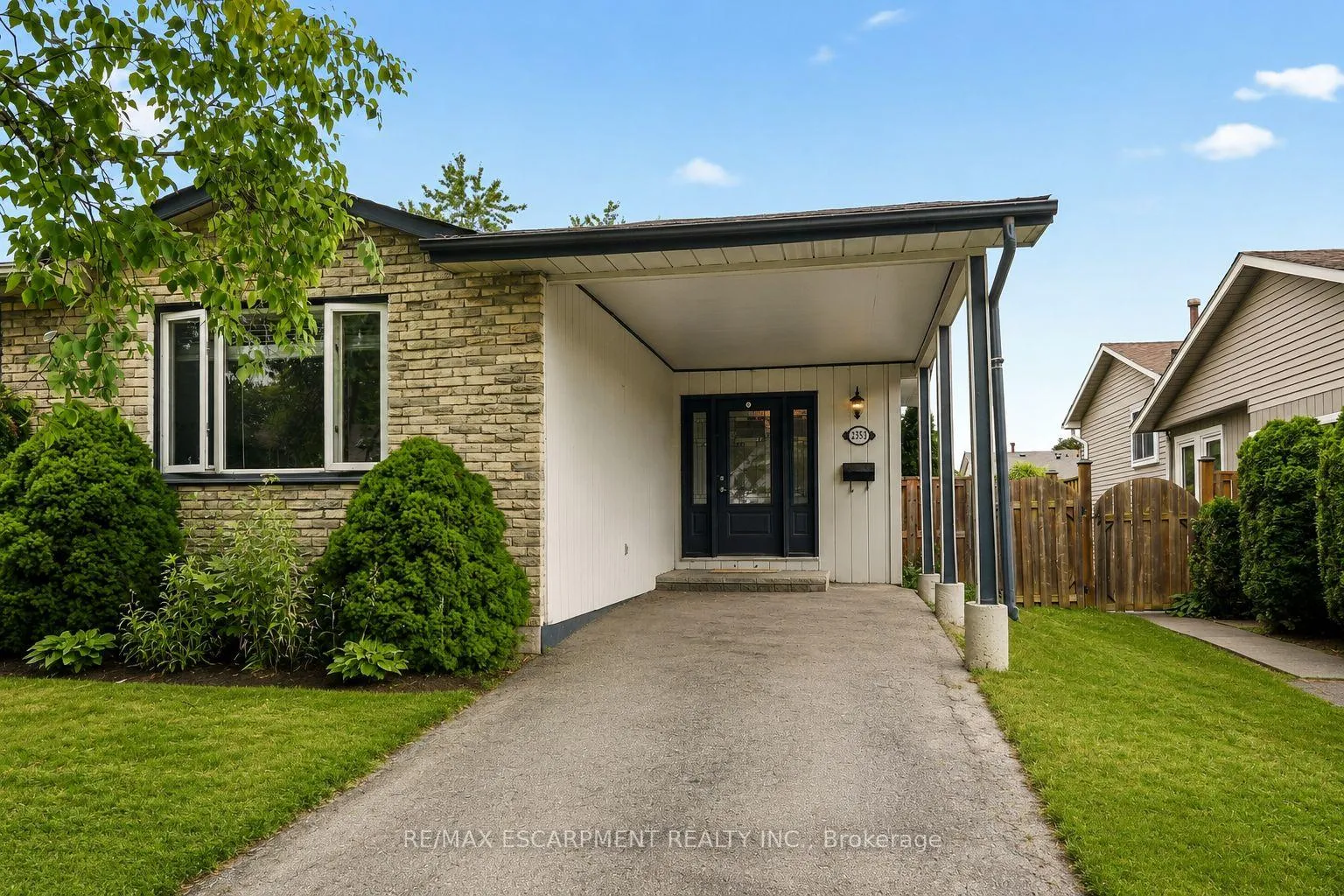 Photo 1 of 2353 Middlesmoor Crescent, Burlington, Brant Hills — HOMEH