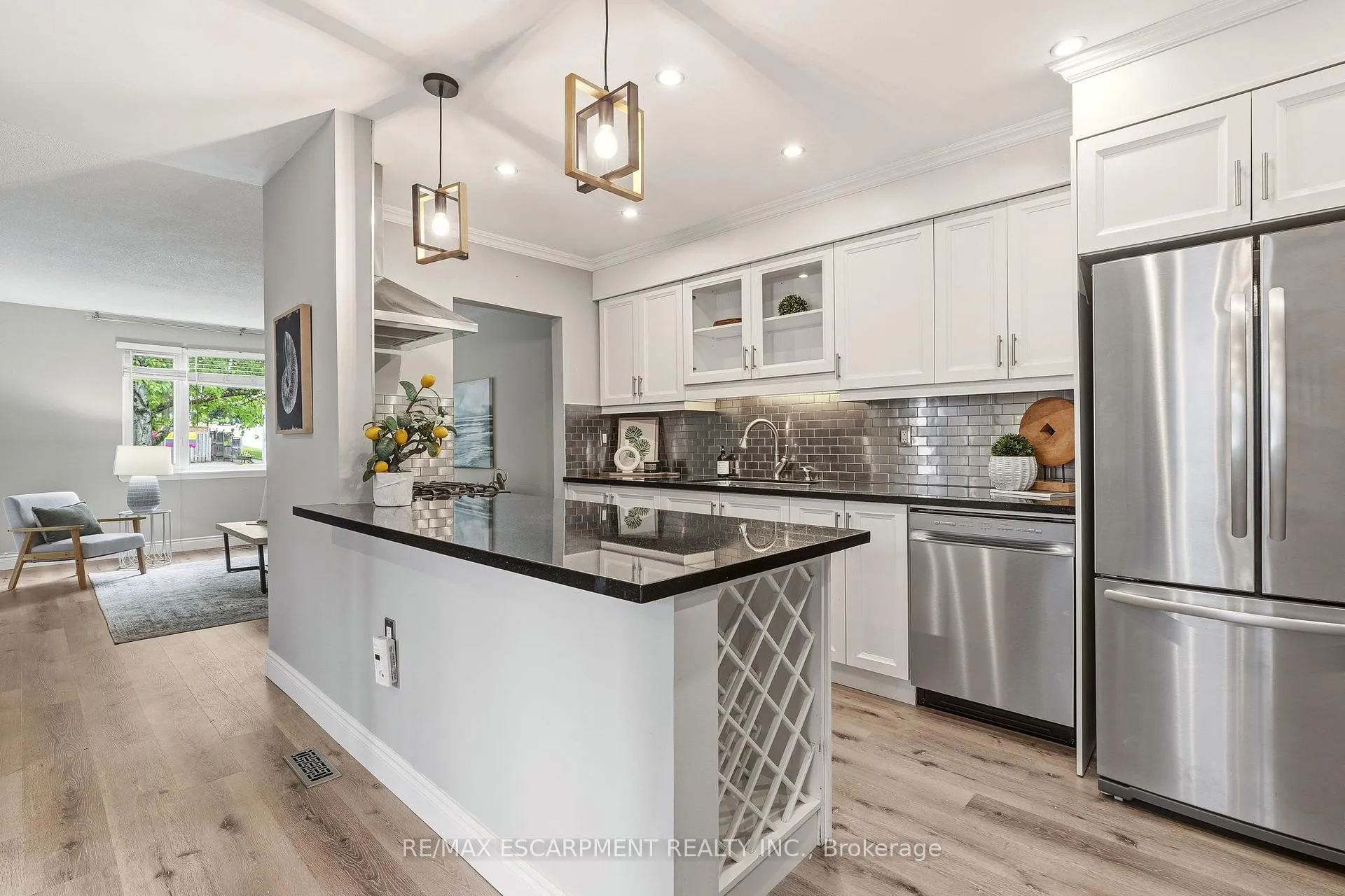 Photo 4 of 2353 Middlesmoor Crescent, Burlington, Brant Hills — HOMEH