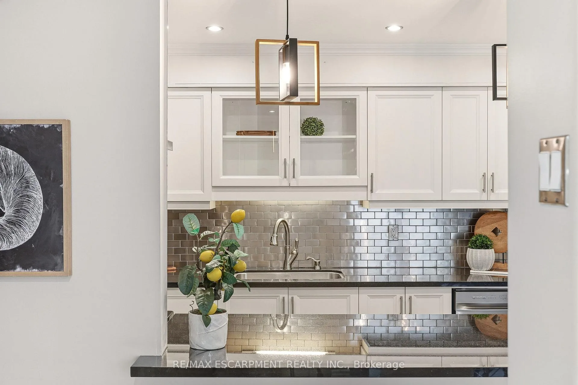 Photo 6 of 2353 Middlesmoor Crescent, Burlington, Brant Hills — HOMEH