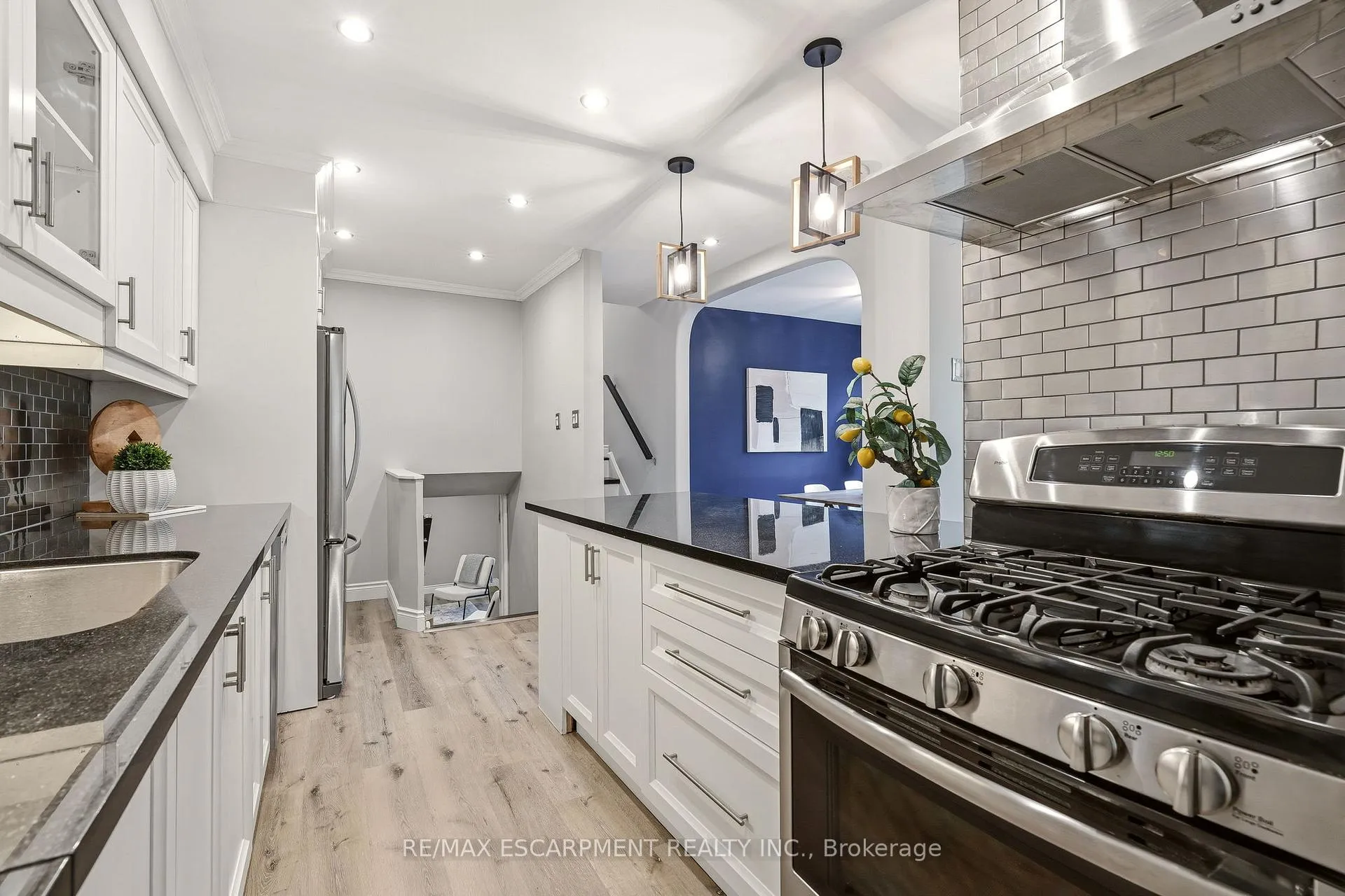 Photo 9 of 2353 Middlesmoor Crescent, Burlington, Brant Hills — HOMEH