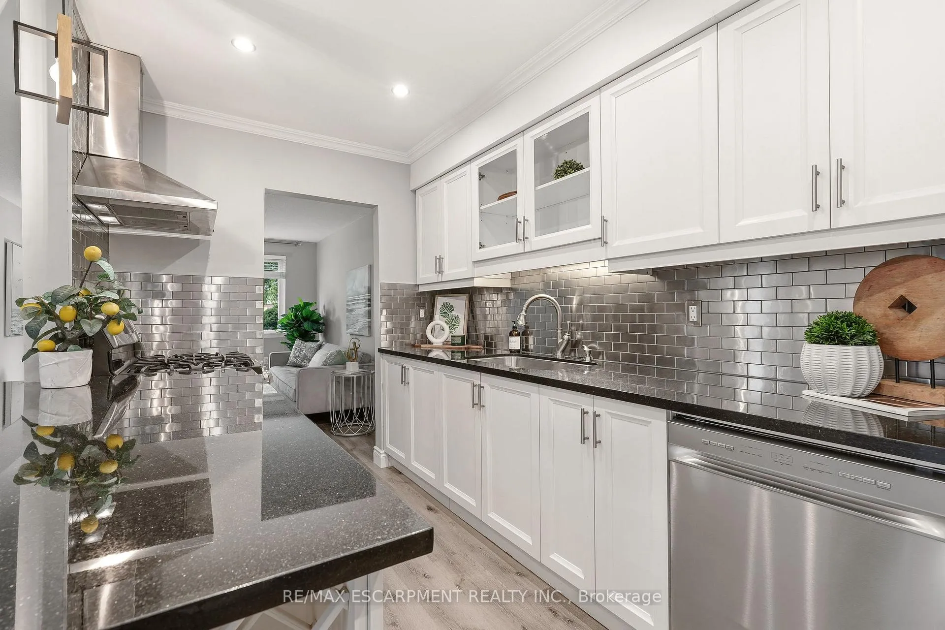 Photo 10 of 2353 Middlesmoor Crescent, Burlington, Brant Hills — HOMEH