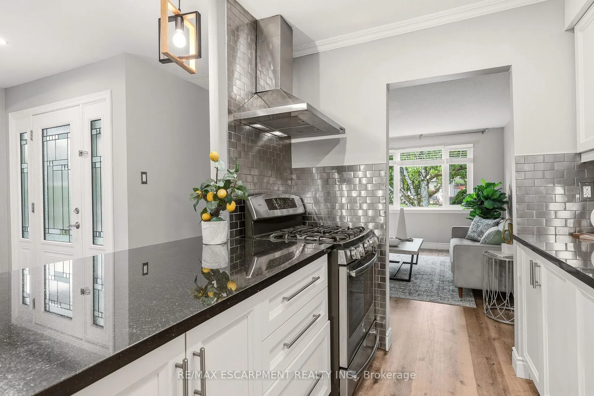 Photo 12 of 2353 Middlesmoor Crescent, Burlington, Brant Hills — HOMEH