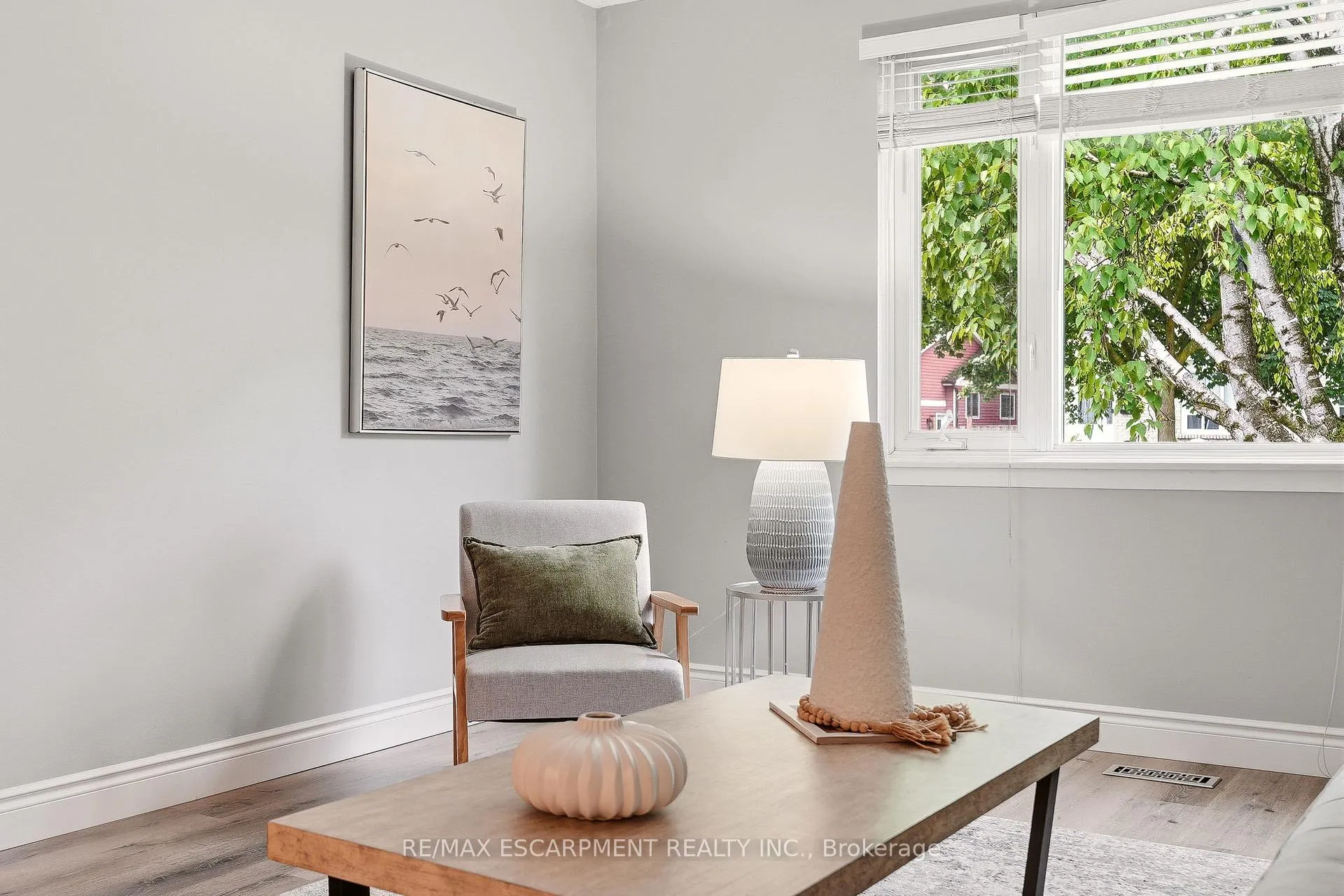 Photo 18 of 2353 Middlesmoor Crescent, Burlington, Brant Hills — HOMEH