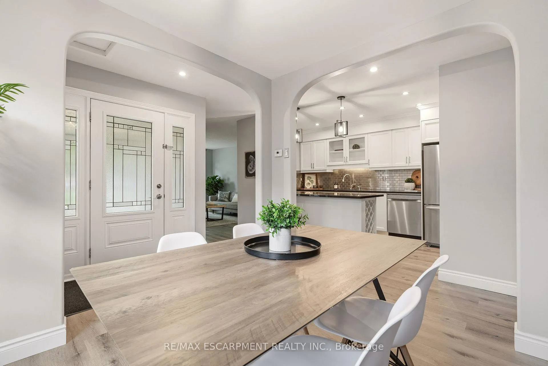 Photo 23 of 2353 Middlesmoor Crescent, Burlington, Brant Hills — HOMEH