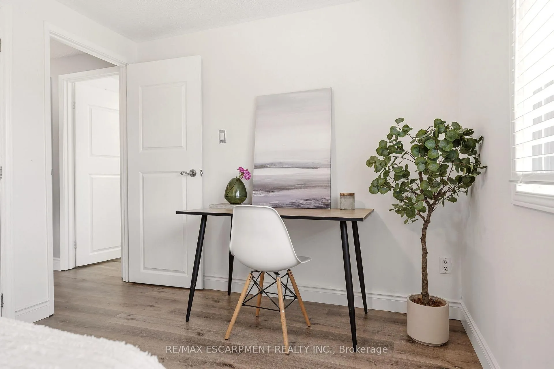 Photo 26 of 2353 Middlesmoor Crescent, Burlington, Brant Hills — HOMEH