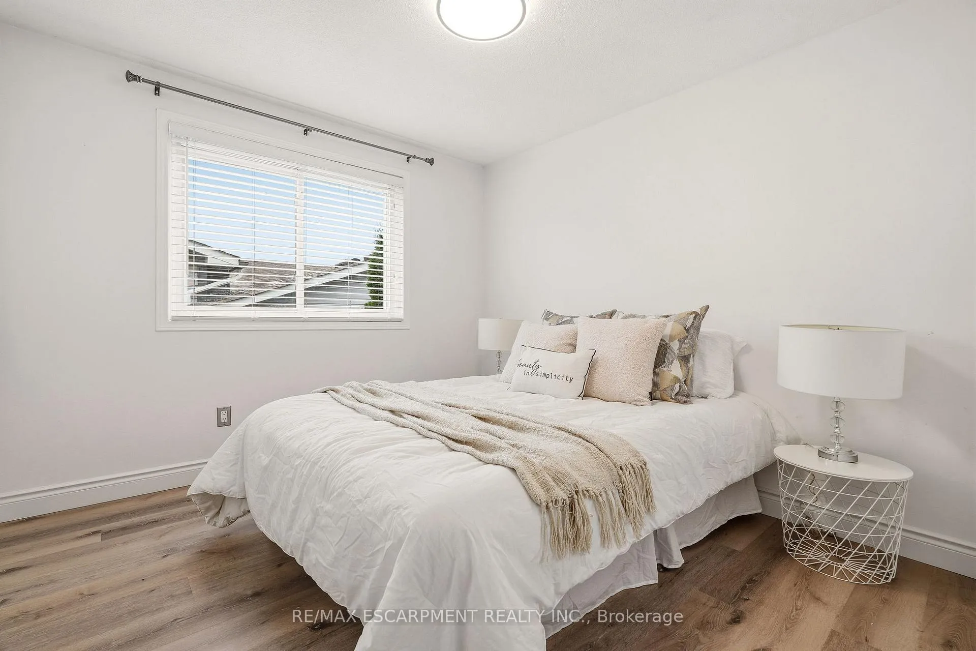 Photo 27 of 2353 Middlesmoor Crescent, Burlington, Brant Hills — HOMEH