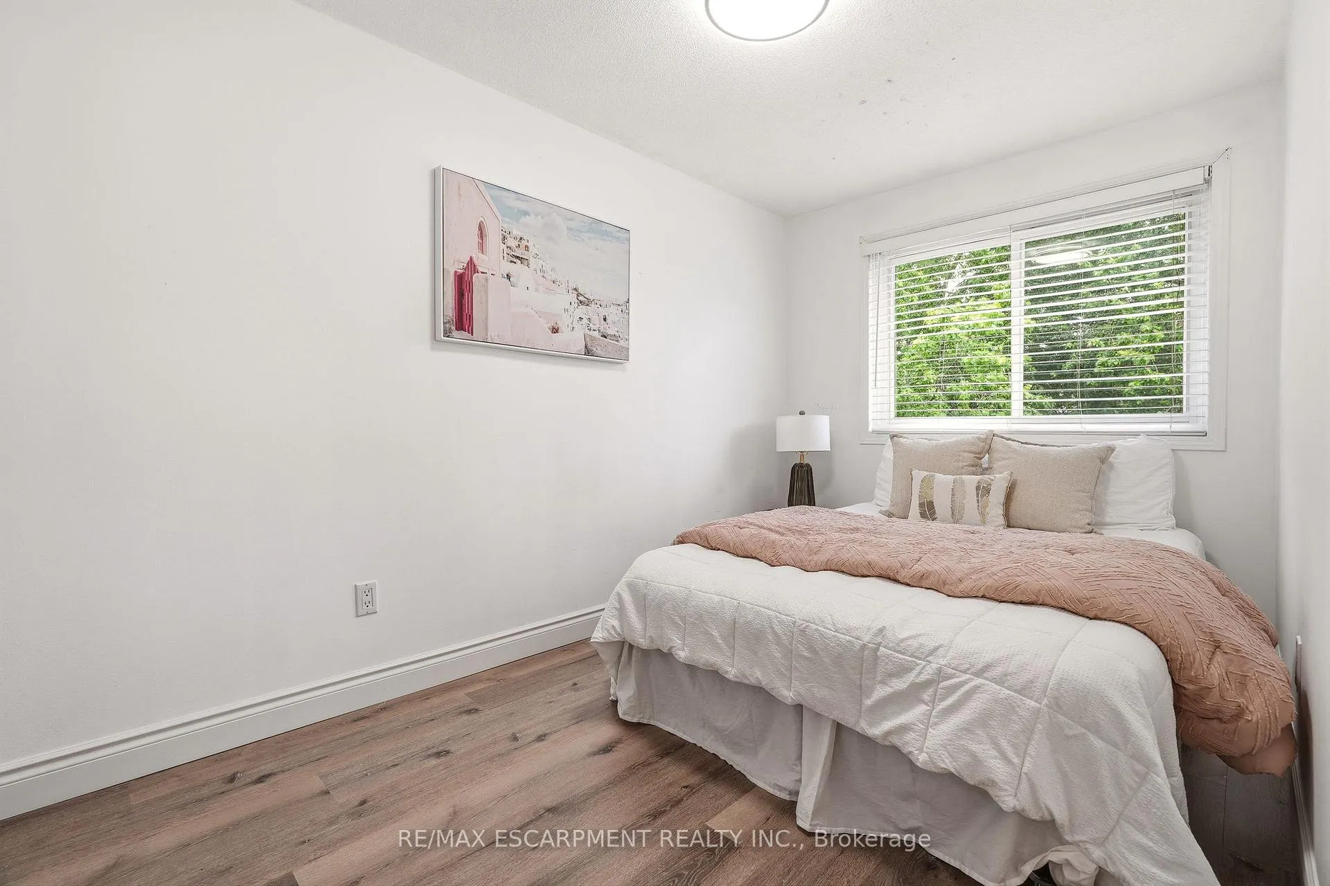Photo 29 of 2353 Middlesmoor Crescent, Burlington, Brant Hills — HOMEH