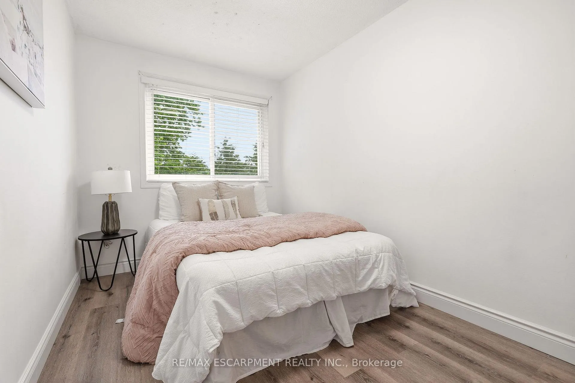 Photo 30 of 2353 Middlesmoor Crescent, Burlington, Brant Hills — HOMEH