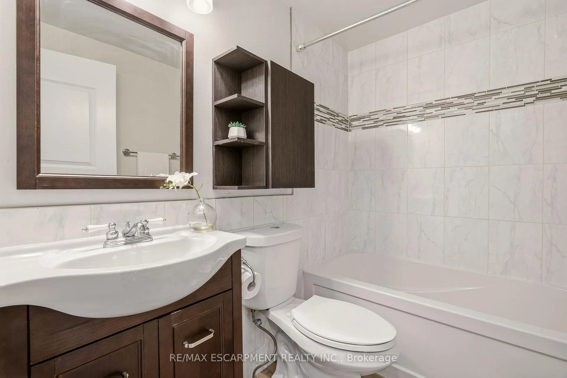 Photo 31 of 2353 Middlesmoor Crescent, Burlington, Brant Hills — HOMEH