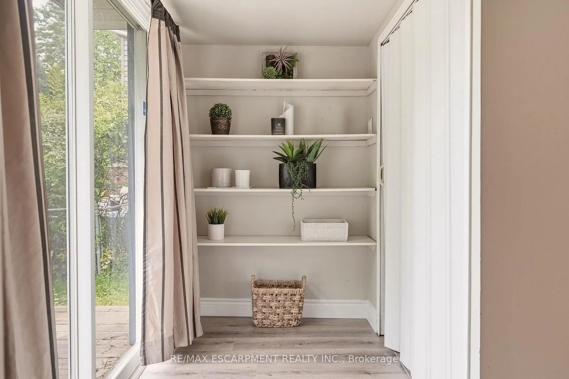 Photo 34 of 2353 Middlesmoor Crescent, Burlington, Brant Hills — HOMEH