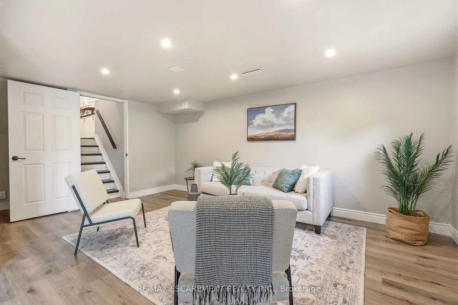 Photo 35 of 2353 Middlesmoor Crescent, Burlington, Brant Hills — HOMEH