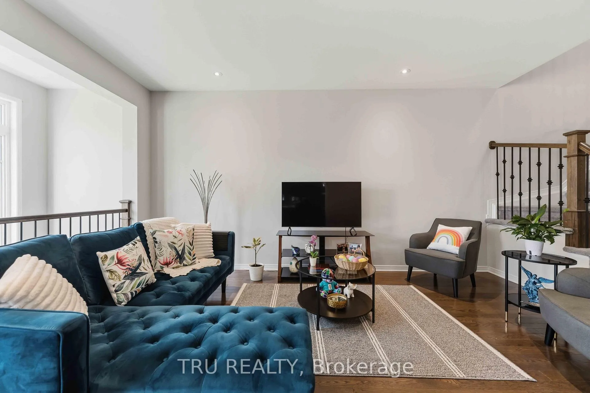 Photo 8 of 205 Losino Crescent, Ottawa, Kanata - Emerald Meadows/Trailwest — HOMEH