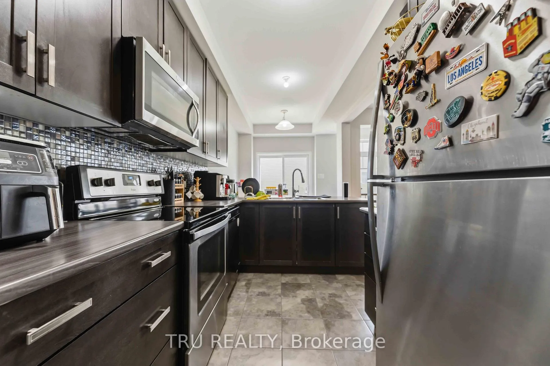 Photo 11 of 205 Losino Crescent, Ottawa, Kanata - Emerald Meadows/Trailwest — HOMEH