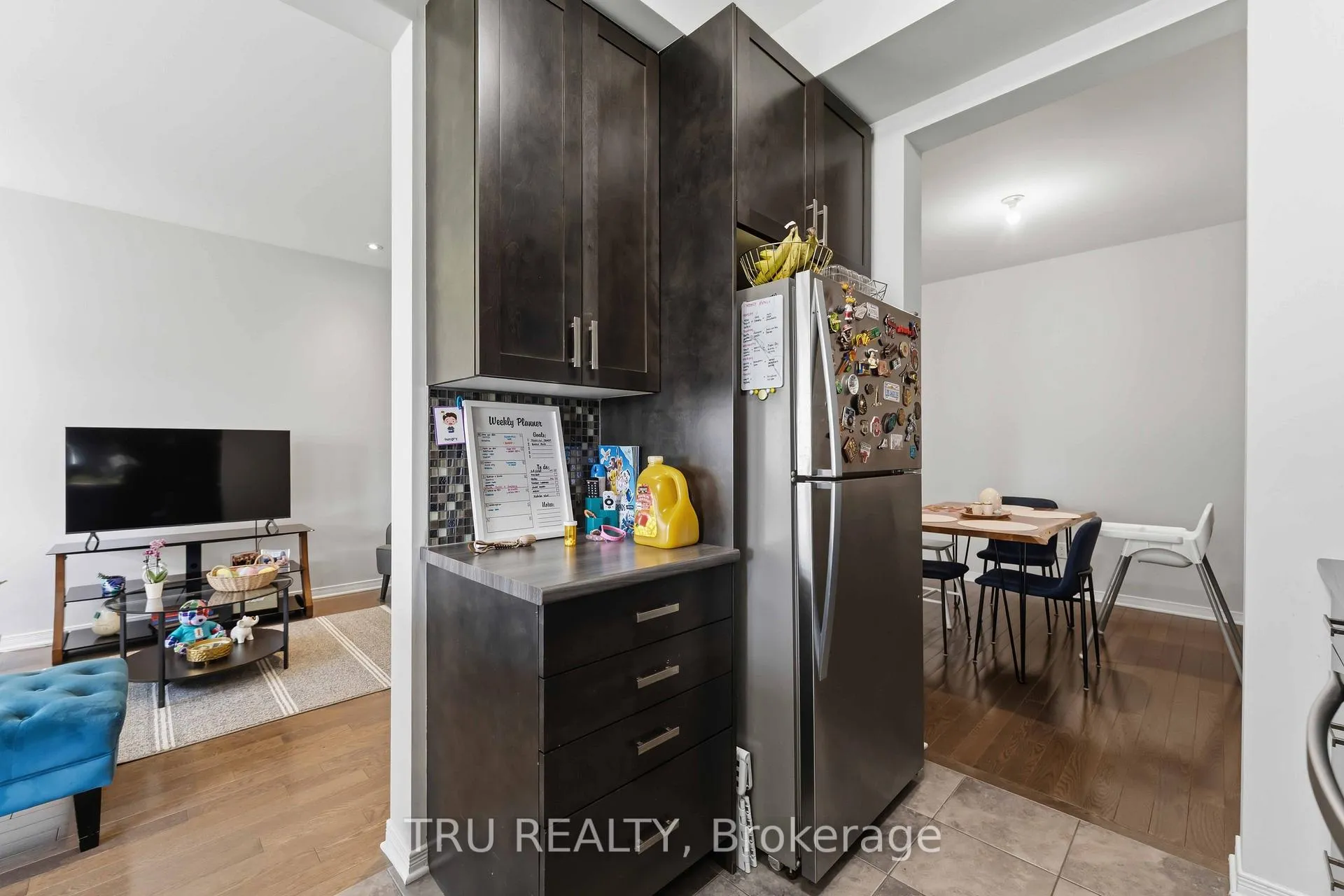Photo 12 of 205 Losino Crescent, Ottawa, Kanata - Emerald Meadows/Trailwest — HOMEH