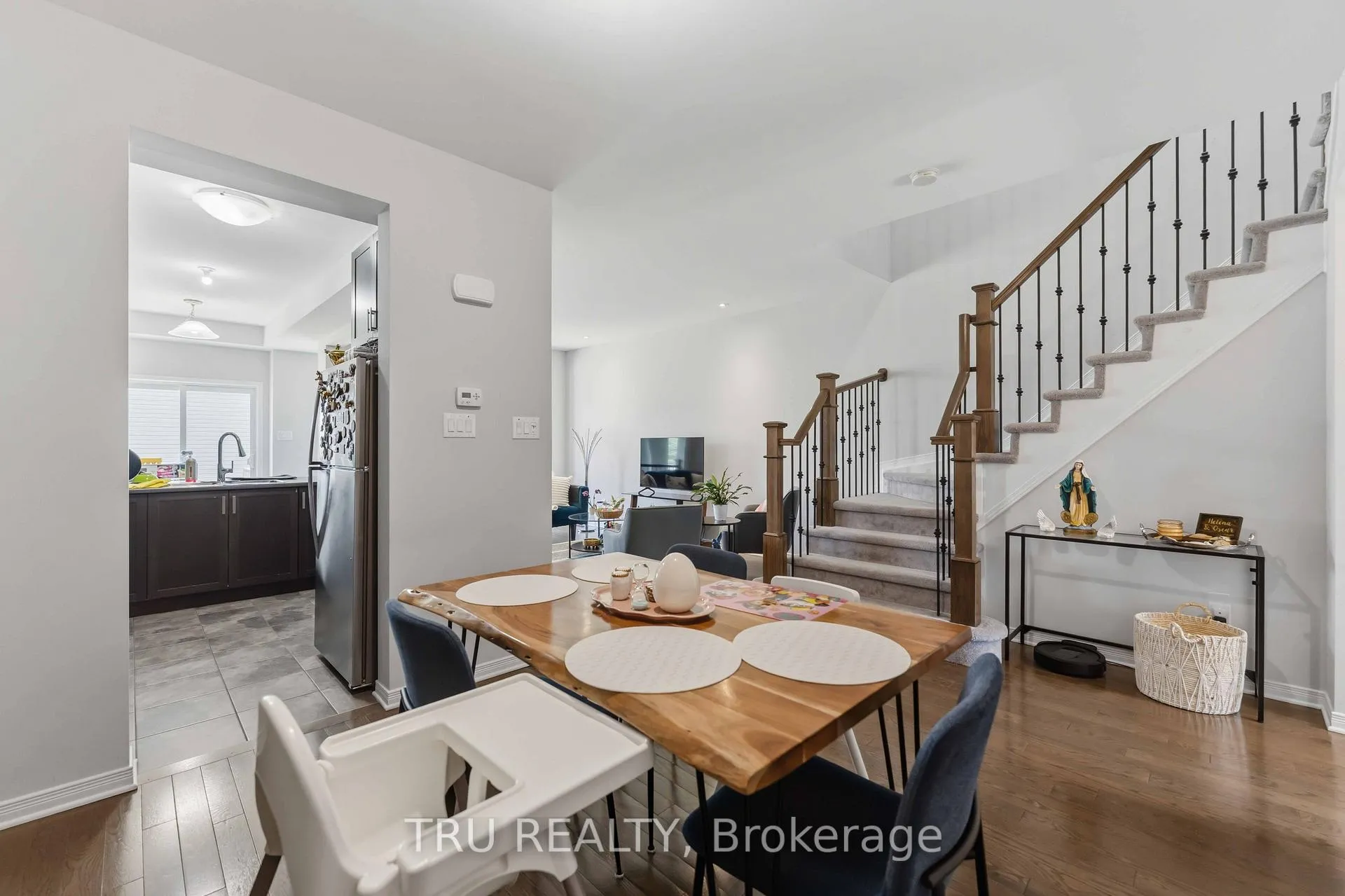 Photo 14 of 205 Losino Crescent, Ottawa, Kanata - Emerald Meadows/Trailwest — HOMEH